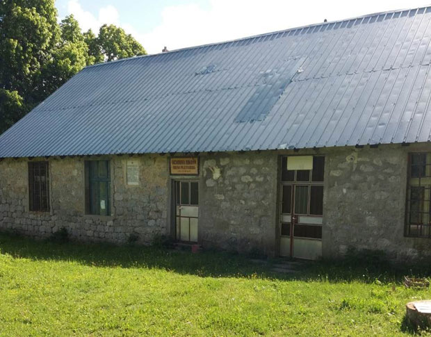 Колашин: Тукао ђака по глави?!